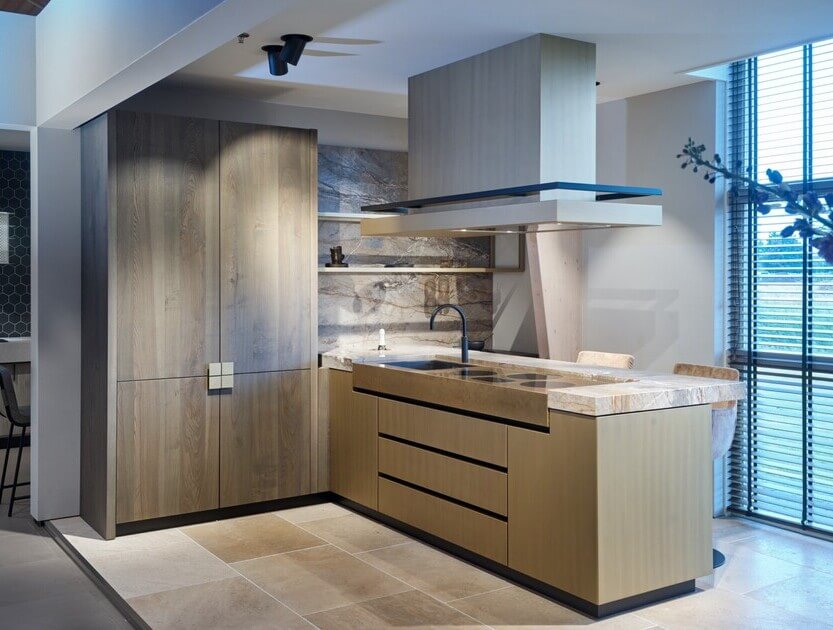 Showroomkeuken Tieleman Keukens van Eric Kant messing