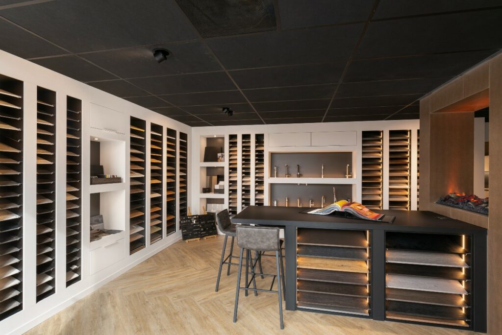 Stalenruimte showroom Mennen Keukens + Interieurs